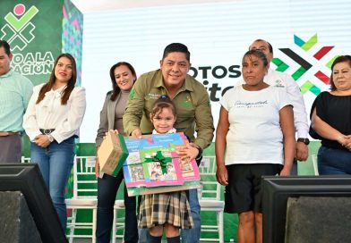 PARA APRENDER SIN LÍMITES, RICARDO GALLARDO ENTREGA APOYOS ESCOLARES 2025