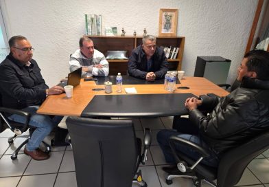 PRESIDENTE DAVID MEDINA SOSTIENE REUNIÓN DE TRABAJO PARA VERIFICAR AVANCES DEL PROGRAMA “TU CASA, TU APOYO” Y CAPACITACIONES PARA EL MUNICIPIO