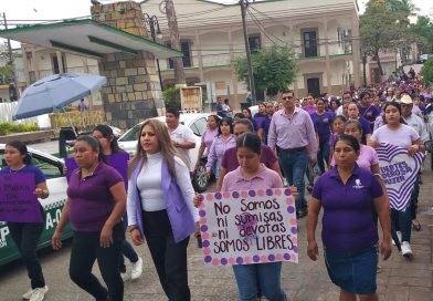 CON CAMINATA CONMEMORARON DÍA INTERNACIONAL DE LA MUJER