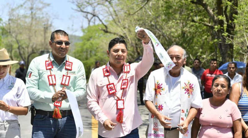 RICARDO GALLARDO INAUGURA UN CAMINO MÁS EN LA HUASTECA LA HUASTECA POTOSINA