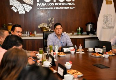 RICARDO GALLARDO ACUERDA REFORZAR A POLICÍAS MUNICIPALES CON ALCALDES DE LA ZONA MEDIA