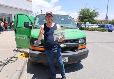 GOBIERNO ESTATAL ACERCA PLACAS MUNDIALISTAS A LAS FAMILIAS POTOSINAS
