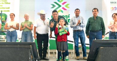 EL GOBERNADOR DEL ESTADO, RICARDO GALLARDO CARDONA ENTREGA APOYOS ESCOLARES E INFRAESTRUCTURA EN SAN CIRO DE ACOSTA