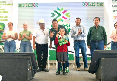 EL GOBERNADOR DEL ESTADO, RICARDO GALLARDO CARDONA ENTREGA APOYOS ESCOLARES E INFRAESTRUCTURA EN SAN CIRO DE ACOSTA