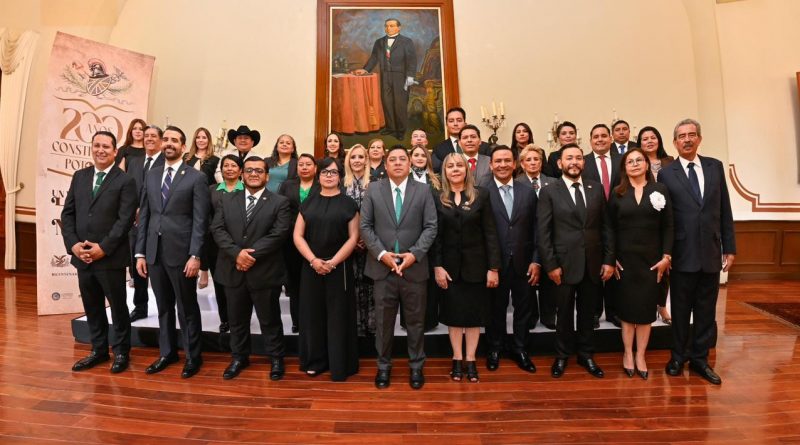EL GOBERNADOR DEL ESTADO, RICARDO GALLARDO CARDONA, ENALTECE EL BICENTENARIO DE LA CONSTITUCIÓN POLÍTICA DE SAN LUIS POTOSÍ EL GOBERNADOR DEL ESTADO, RICARDO GALLARDO CARDONA, ENALTECE EL BICENTENARIO DE LA CONSTITUCIÓN POLÍTICA DE SAN LUIS POTOSÍ