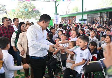 EL GOBERNADOR RICARDO GALLARDO PRESENTARÁ UNA INICIATIVA PARA REGULAR USO DE CELULARES Y PANTALLAS EN ESCUELAS
