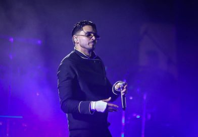 ÁLVARO DÍAZ HACE VIBRAR EL TEATRO DE LA CIUDAD CON LLENO TOTAL